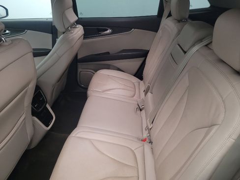 Used 2017 Lincoln MKX Reserve w/ Lincoln MKX Climate Package image 18