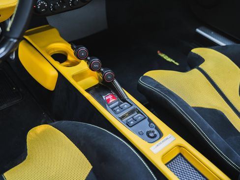 Used 2015 Ferrari 458 Speciale A RWD image 42
