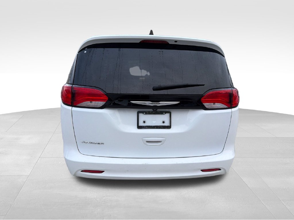 Used 2023 Chrysler Voyager LX FWD image 6
