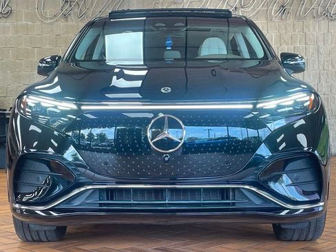 Used 2023 Mercedes-Benz EQS 580 4MATIC SUV image 3