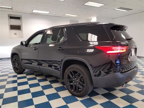 Used 2020 Chevrolet Traverse LT w/ LPO, Black Accent Package image 7