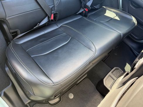 Used 2023 Jeep Wrangler Unlimited Sahara AWD/4WD image 40