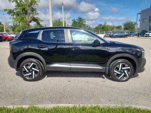 Certified 2025 Nissan Kicks SV FWD image 4