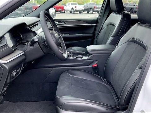 New 2026 Jeep Grand Cherokee L 4WD image 9
