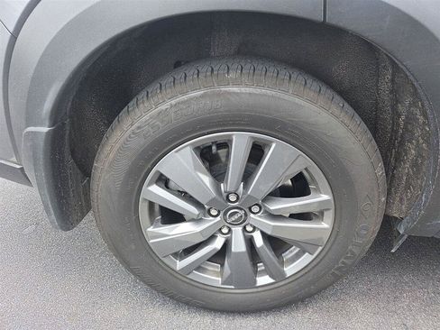 Certified 2025 Nissan Pathfinder SV w/ Black Appearance Package FWD image 10