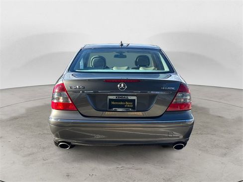 Used 2008 Mercedes-Benz E 350 4MATIC Sedan image 4