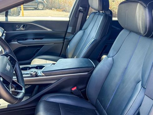 Used 2024 Cadillac Lyriq Luxury RWD image 6
