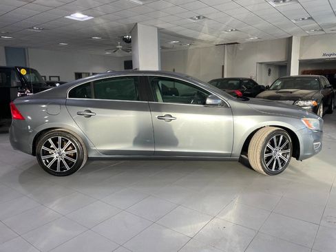 Used 2018 Volvo S60 T5 Inscription image 8