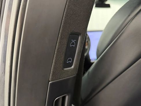 Used 2019 Tesla Model X AWD/4WD image 25