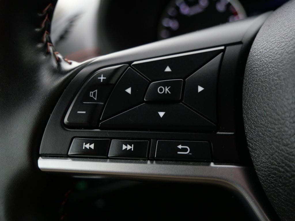 Used 2025 Nissan Sentra SR FWD image 25