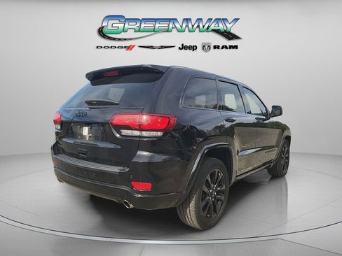 Used 2021 Jeep Grand Cherokee Laredo X image 3