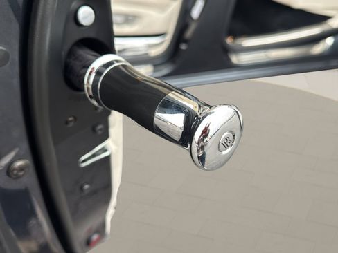 Used 2013 Rolls-Royce Ghost image 22