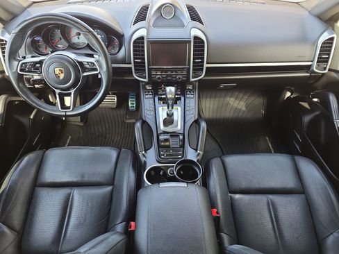 Used 2016 Porsche Cayenne S image 13