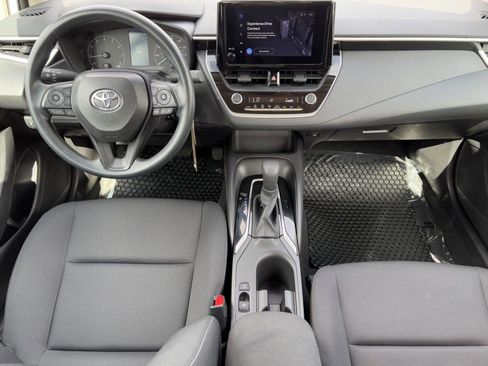 Used 2025 Toyota Corolla LE image 12