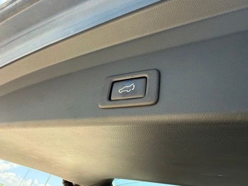 Used 2019 Subaru Ascent Limited AWD/4WD image 18