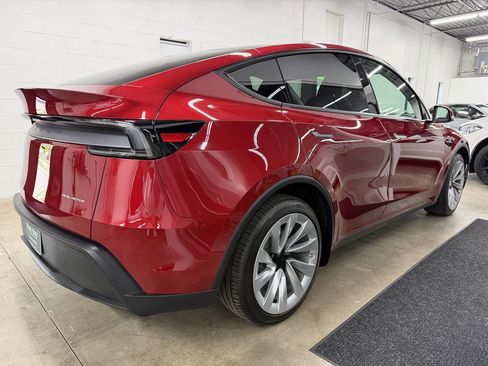 Used 2026 Tesla Model Y Long Range AWD/4WD image 4