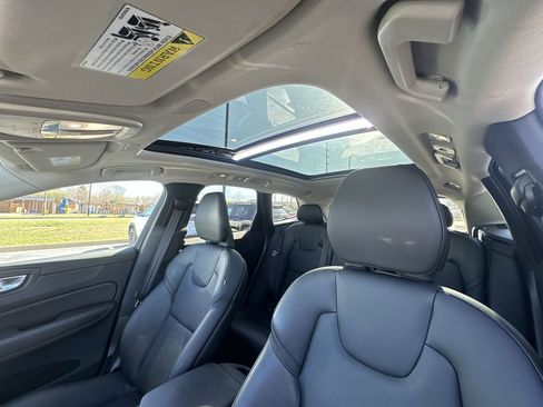 Used 2025 Volvo XC60 B5 Core image 22