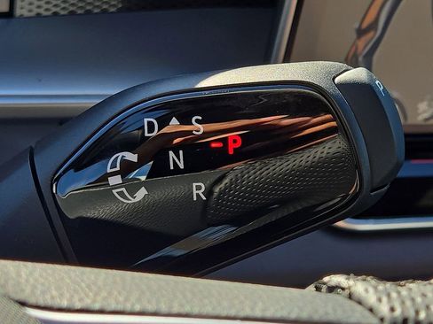 New 2026 Volkswagen Tiguan SE R-Line image 23