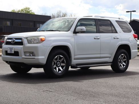 Used 2011 Toyota 4Runner SR5 image 11