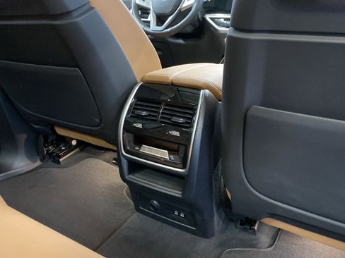 Used 2024 BMW X7 xDrive40i w/ Premium Package image 34