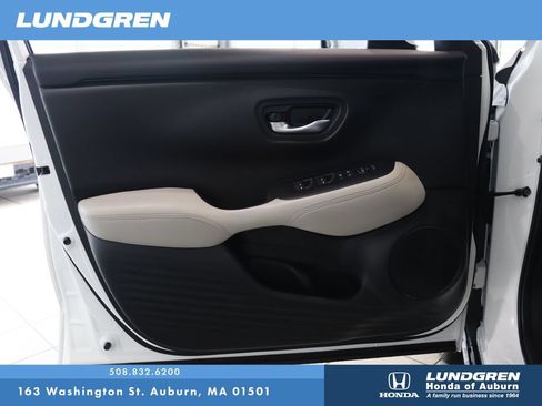 Used 2024 Honda HR-V LX image 10