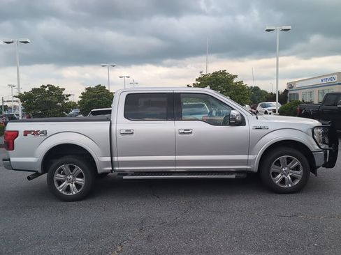 Used 2018 Ford F150 Lariat w/ Equipment Group 502A Luxury AWD/4WD image 4