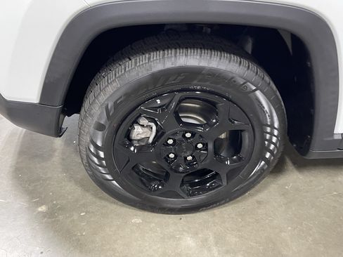 Certified 2023 Jeep Compass Trailhawk AWD/4WD image 9