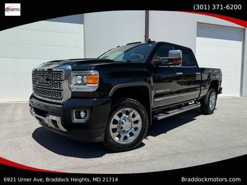 Used 2019 GMC Sierra 2500 Denali AWD/4WD image 1