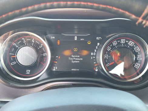 Used 2019 Dodge Challenger SXT image 18