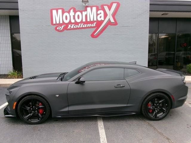 Used 2019 Chevrolet Camaro SS RWD image 1