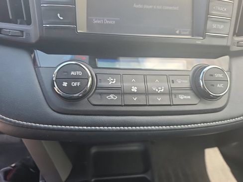 Used 2018 Toyota RAV4 XLE AWD/4WD image 18