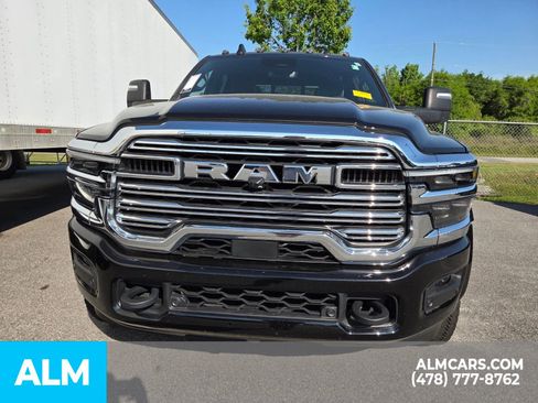 Used 2025 RAM 4500 4x4 Crew Cab DRW w/ Laramie Trim Package image 18