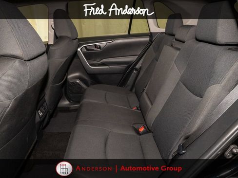 Used 2025 Toyota RAV4 LE AWD/4WD image 7