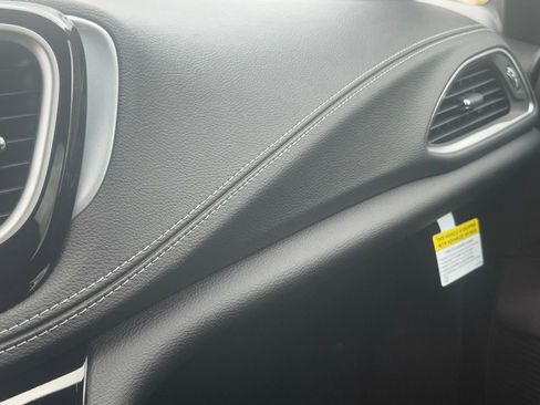 New 2026 Chrysler Pacifica Limited image 22