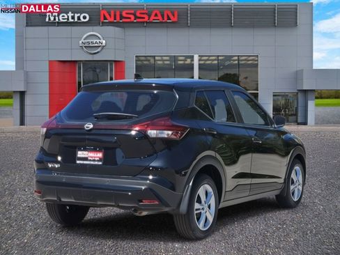 New 2025 Nissan Kicks Play S image 3