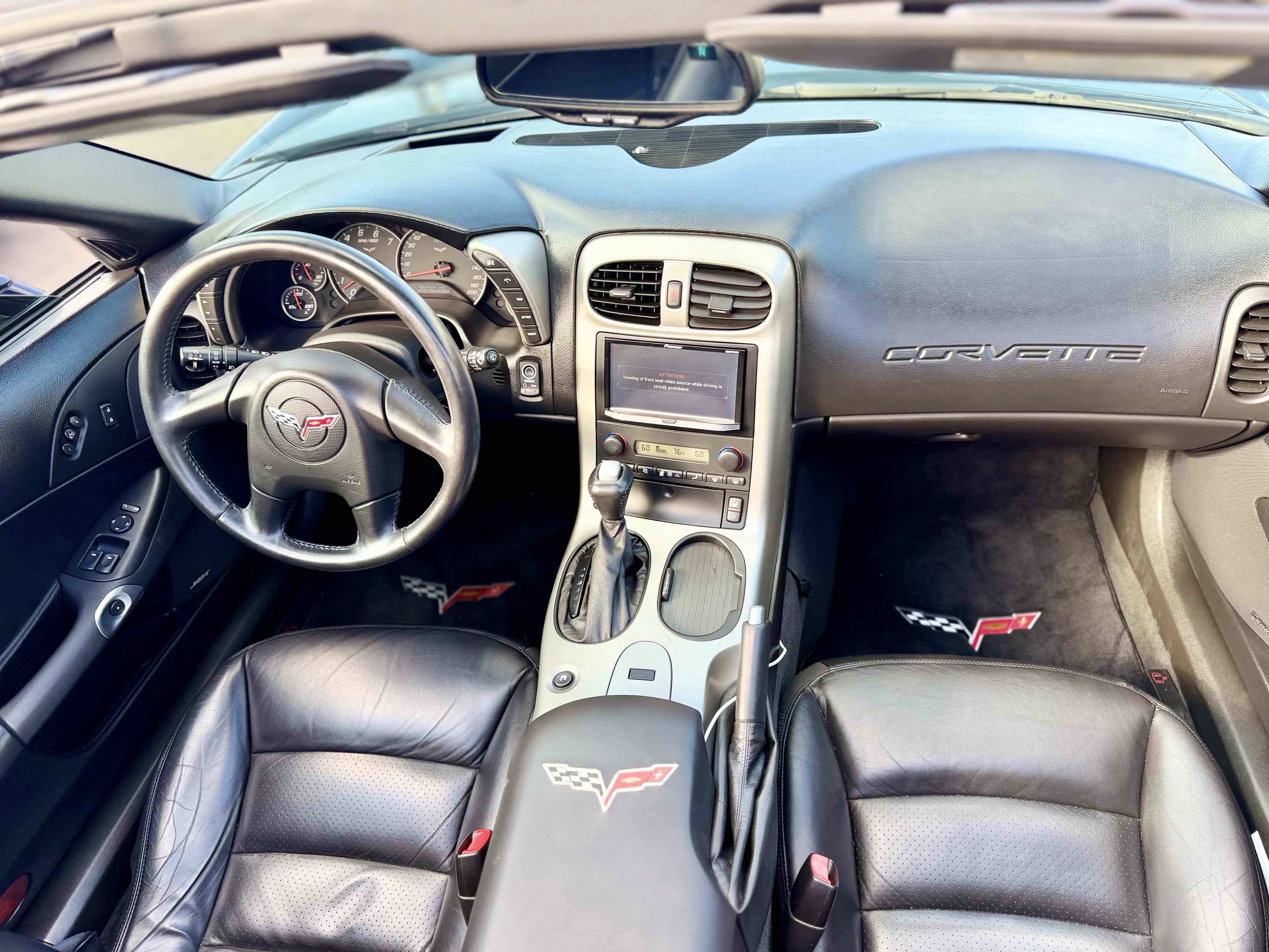 Used 2005 Chevrolet Corvette Coupe w/ Preferred Equipment Group RWD image 27