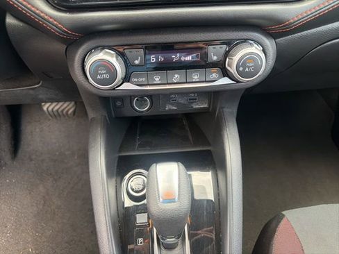 Used 2024 Nissan Versa SR FWD image 24