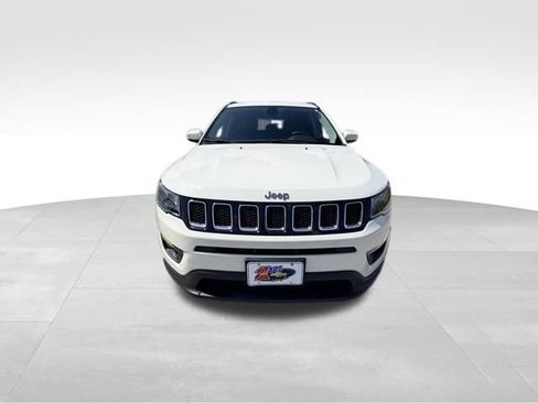 Used 2021 Jeep Compass Latitude AWD/4WD image 2