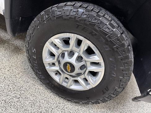 Used 2024 Chevrolet Silverado 2500 LT w/ Convenience Package image 73