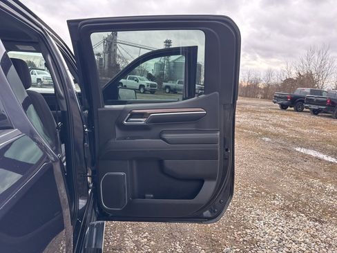 Used 2023 Chevrolet Silverado 1500 LT image 40