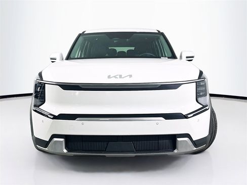 Used 2024 Kia EV9 Light image 5