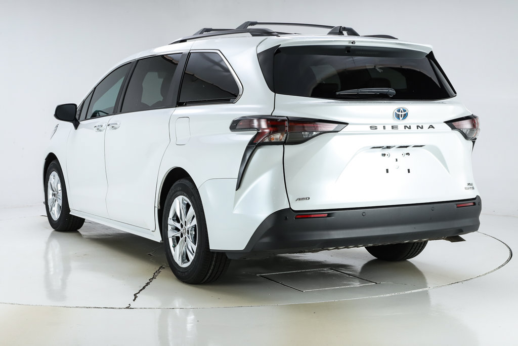 Used 2024 Toyota Sienna XLE w/ XLE Plus Package AWD/4WD image 13
