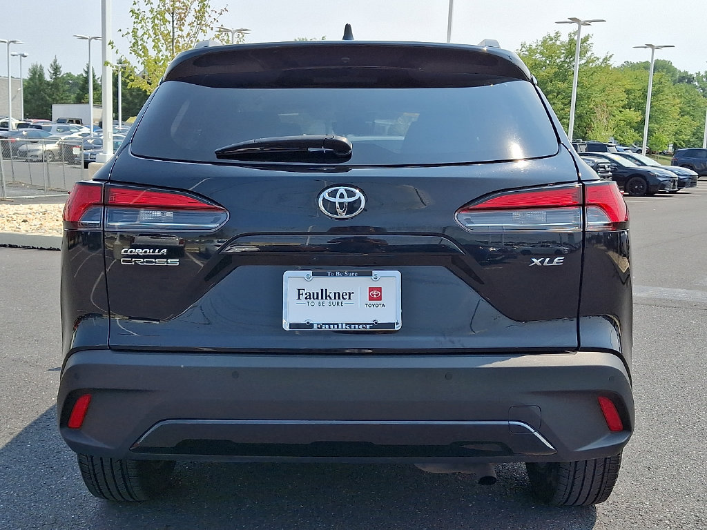 Certified 2025 Toyota Corolla Cross XLE FWD image 5