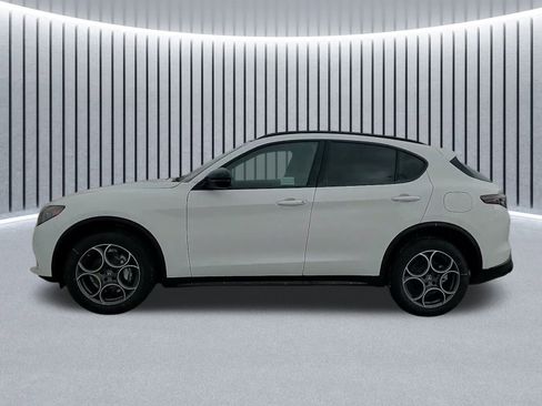 New 2025 Alfa Romeo Stelvio Sprint image 17