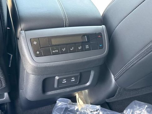 New 2026 Nissan Pathfinder SL AWD/4WD image 18