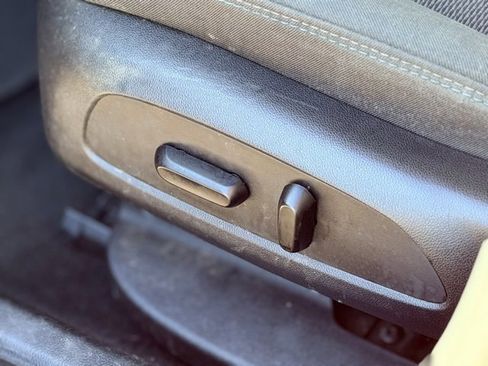 Used 2017 Chevrolet Cruze LT w/ Convenience Package image 6