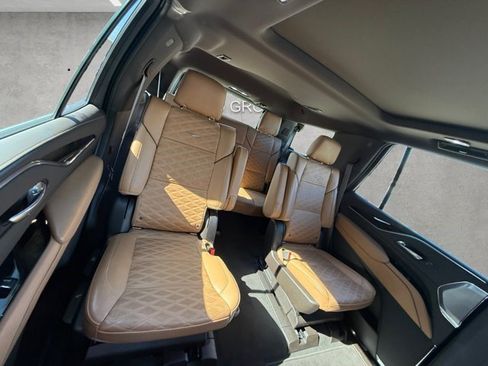 Certified 2022 Cadillac Escalade Premium Luxury w/ Performance Package AWD/4WD image 21