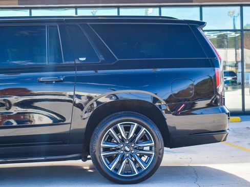 Used 2023 Cadillac Escalade ESV Sport image 33