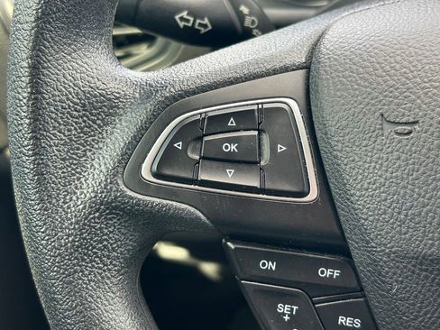 Used 2019 Ford Escape SE image 32