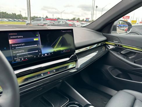 Used 2024 BMW i5 eDrive40i image 46